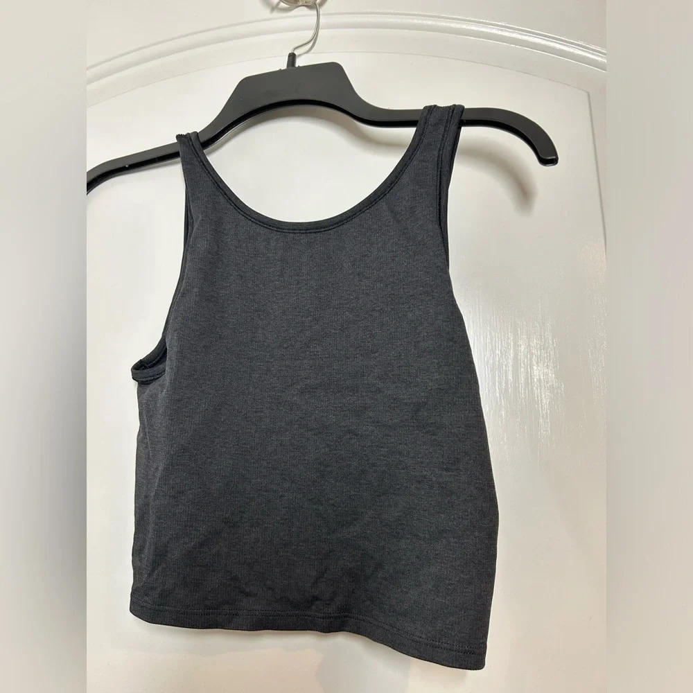 Lululemon Ribbed Cropped Tank Top size 6 color grey